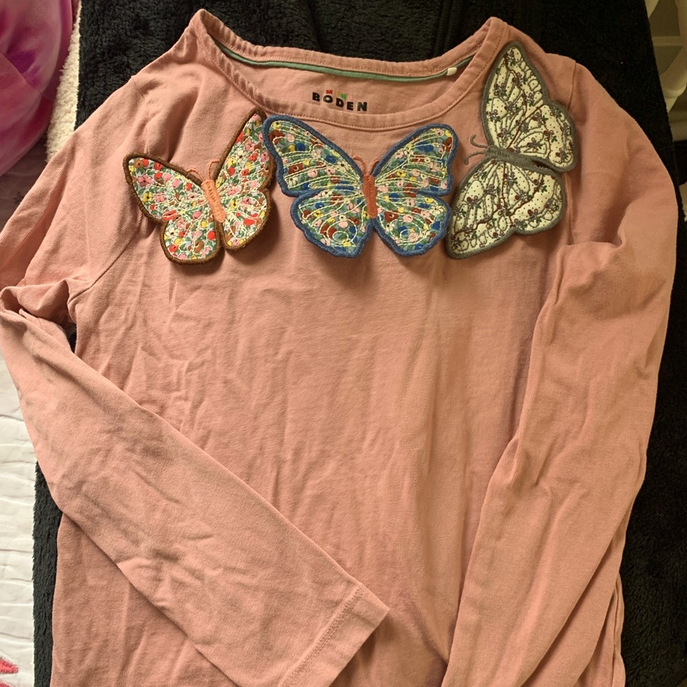 Mini Boden butterfly appliqué shirt